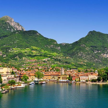 Riva Lago E Spiaggia Apartment 2 - Happy Rentals Dış mekan fotoğraf