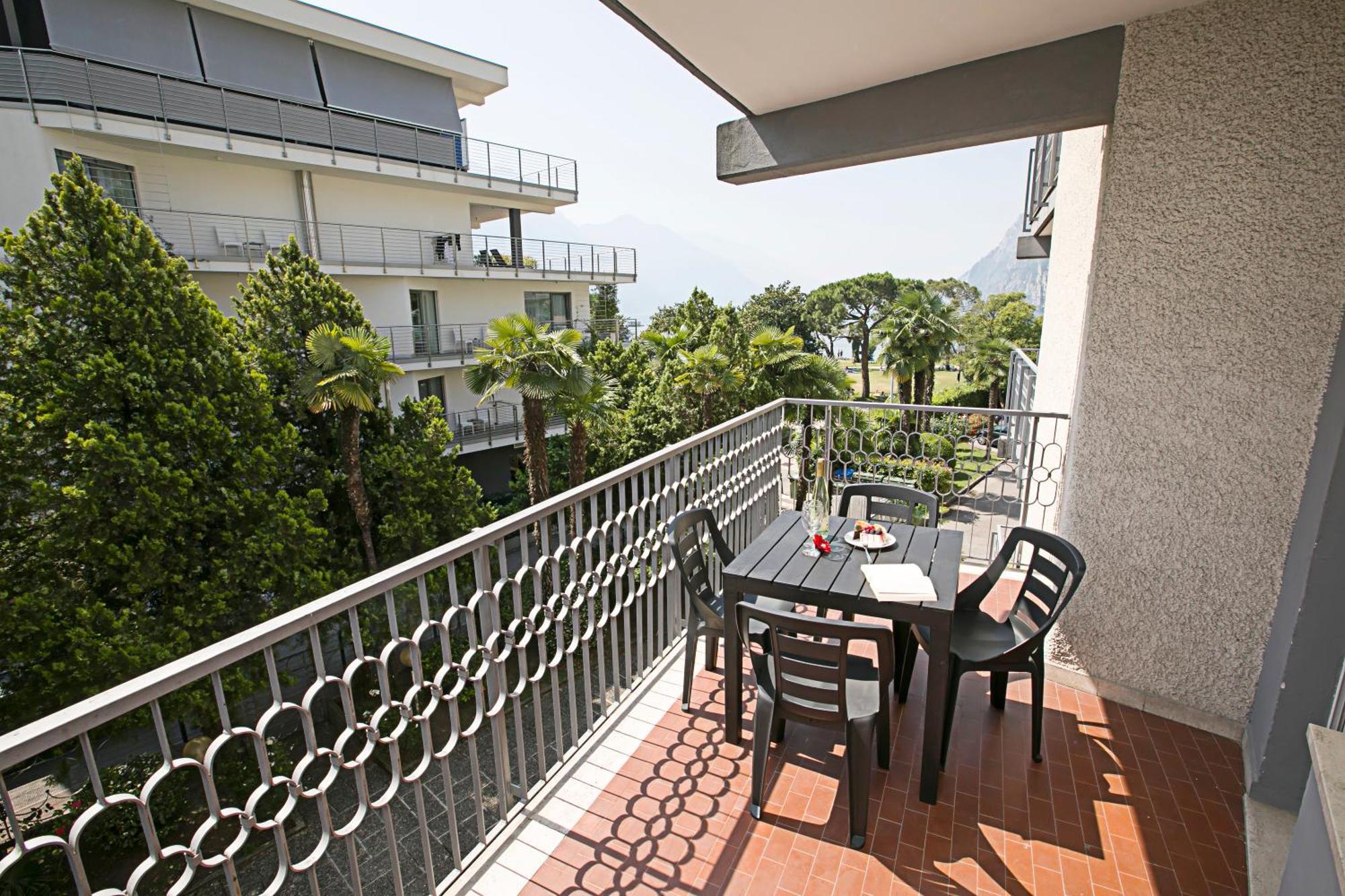 Riva Lago E Spiaggia Apartment 2 - Happy Rentals Dış mekan fotoğraf