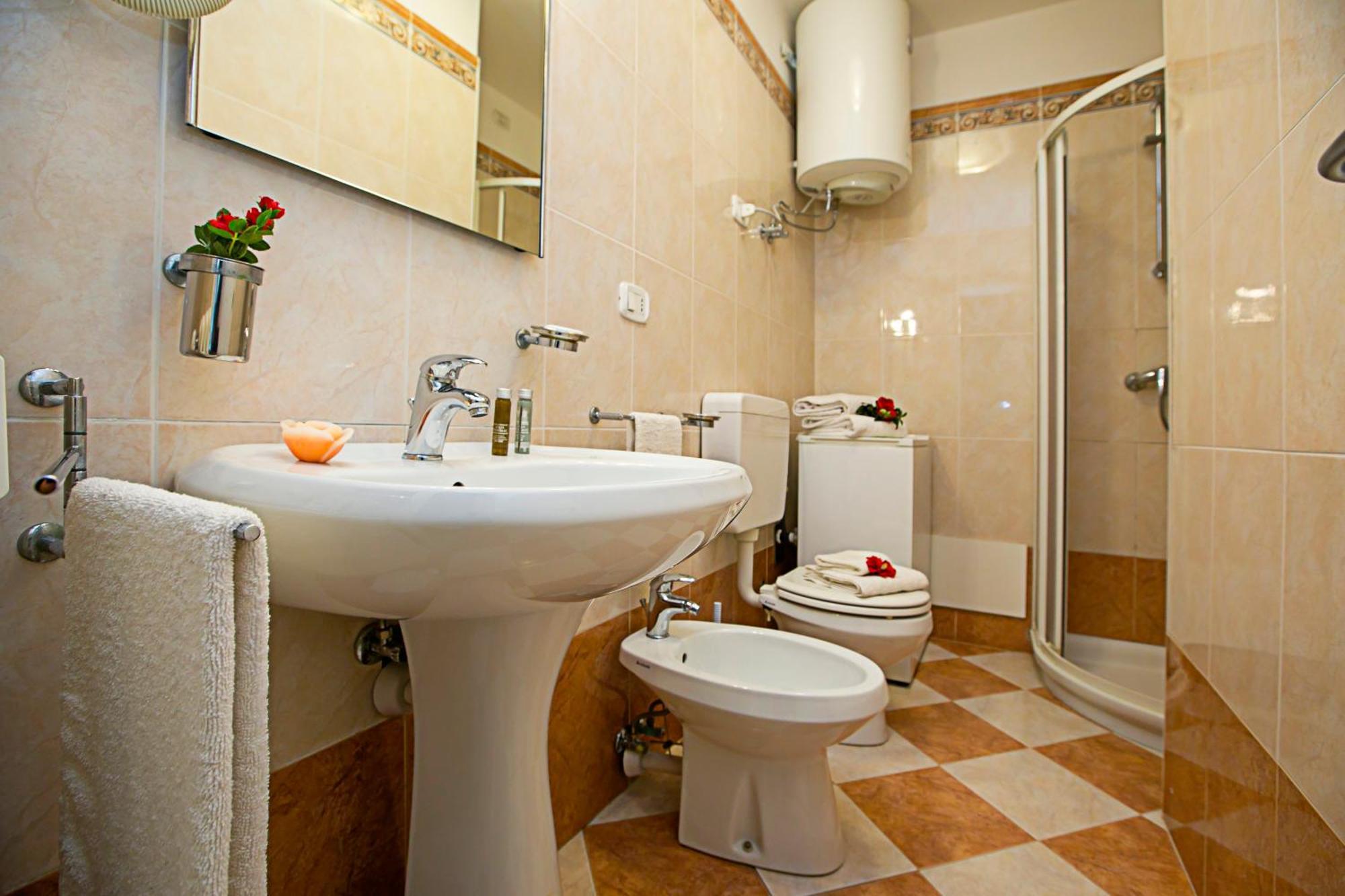 Riva Lago E Spiaggia Apartment 2 - Happy Rentals Dış mekan fotoğraf
